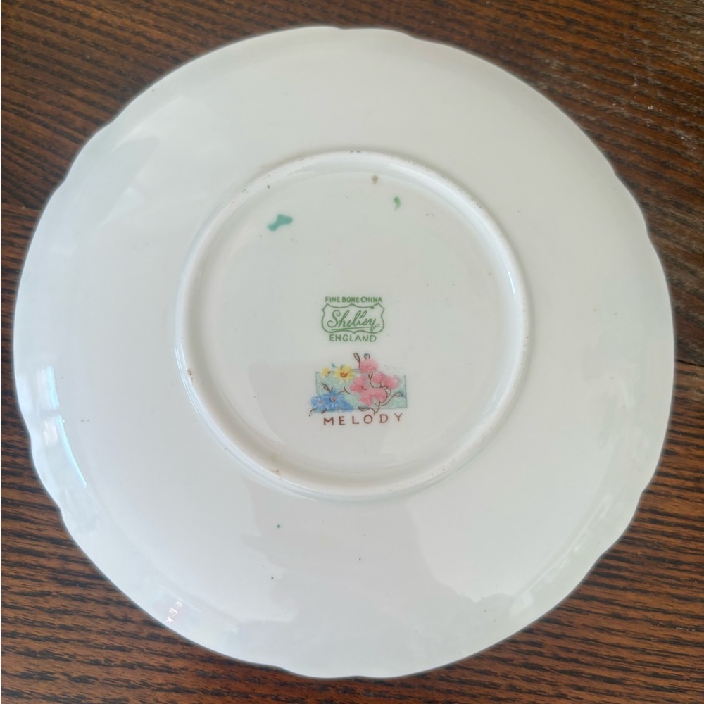 vintage Shelley fine bone china teacup and saucer set in the "Melody" pattern - Picture 6 of 12